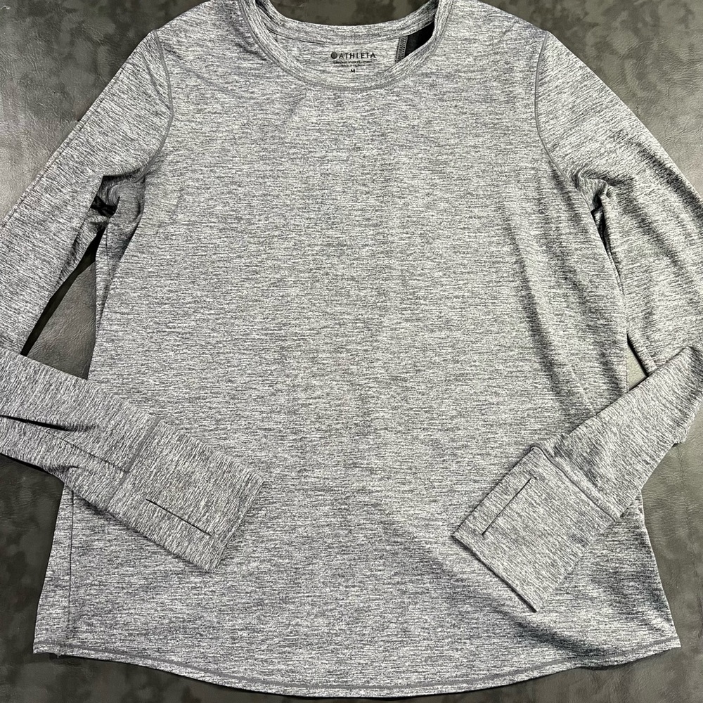 ATHLETA Sun Lover Split Back Tulip UPF Long Sleeve Thumb Hole Gray Top Size M - Picture 7 of 8